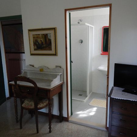 Residence Il Colle Collestrada Zimmer foto