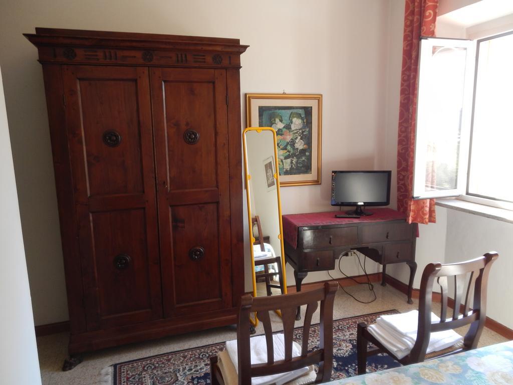 Residence Il Colle Collestrada Zimmer foto